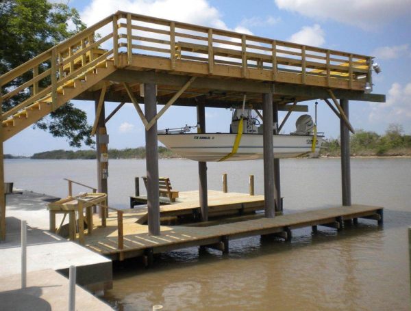 two level deck held up with composite pilings in Arrington, Texas